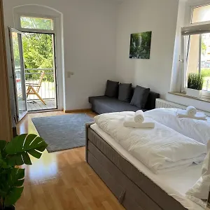 https://apt-leuben-stylisch-balkon-kche.dresdenhotels.net
